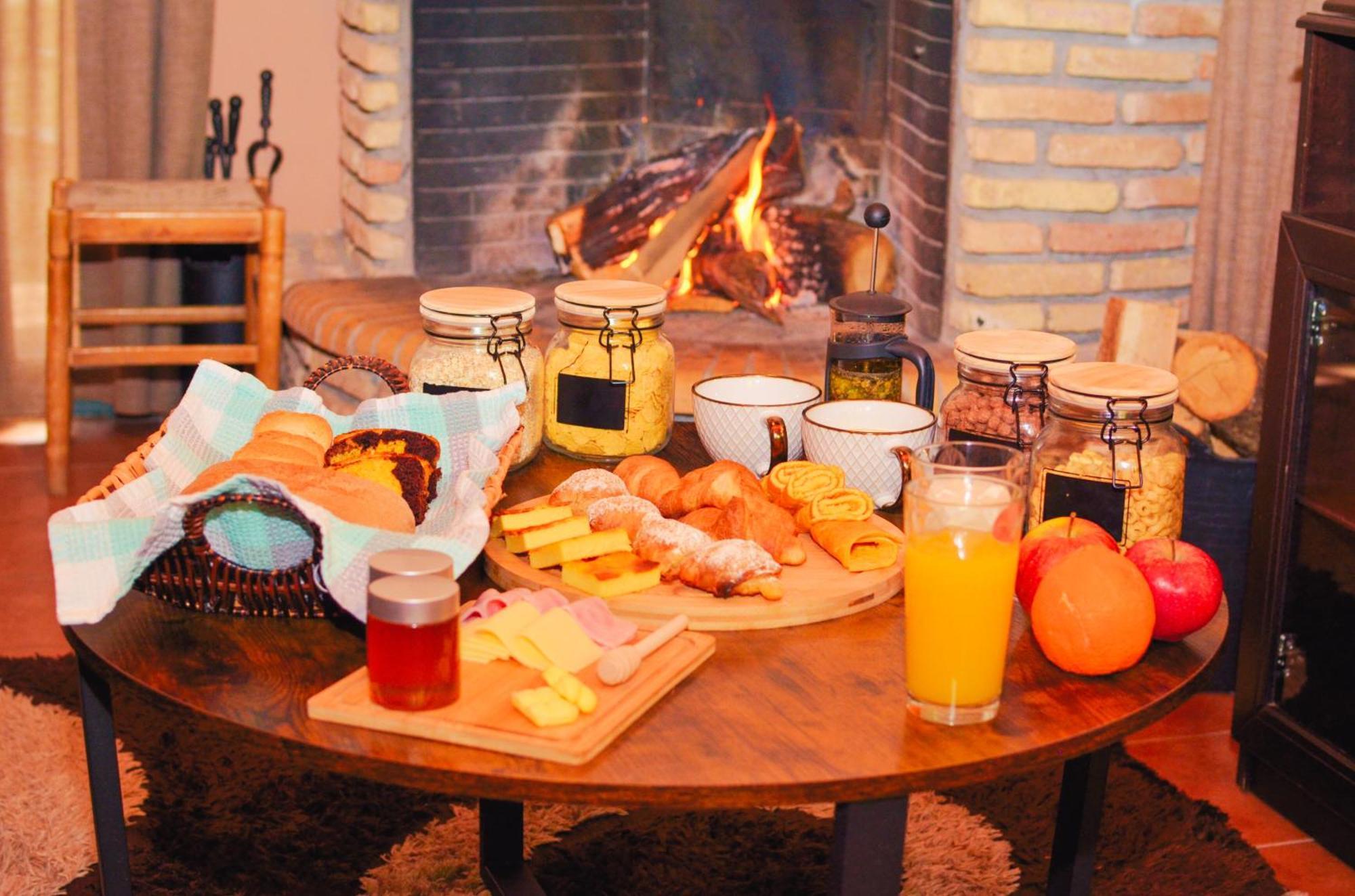 All Seasons Πέτρινες Παραδοσιακές Κατοικίες Калаврита Экстерьер фото